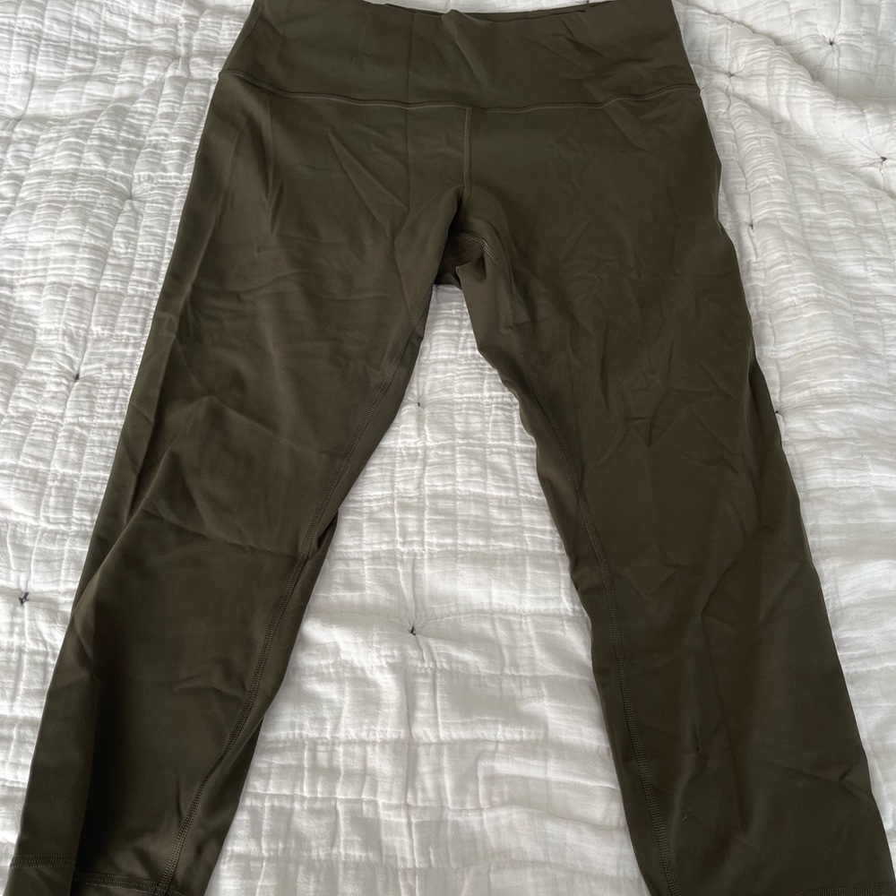 Lululemon Wu see Under Crop 23” leggings size 14 Olive